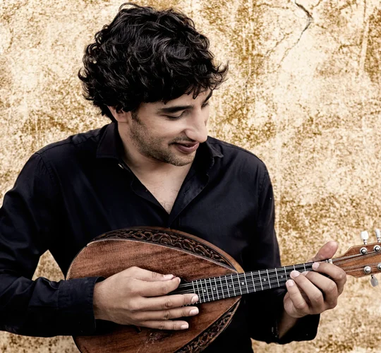 Avi Avital © Harald Hoffmann/DG