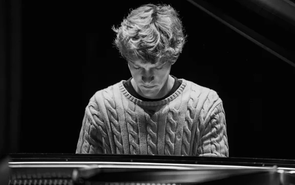 Jan Lisiecki Braunschweig Rehearsal 2026 by Sören L. Schirmer (5).jpg